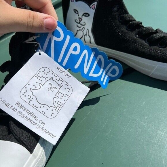NWT Ripndip black and white lace up ankle high shoes w/ cat flipping off detail - Picture 2 of 12